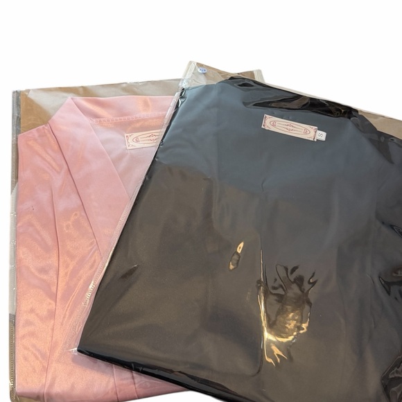 Predire Pink Satin Robe - Picture 7 of 7